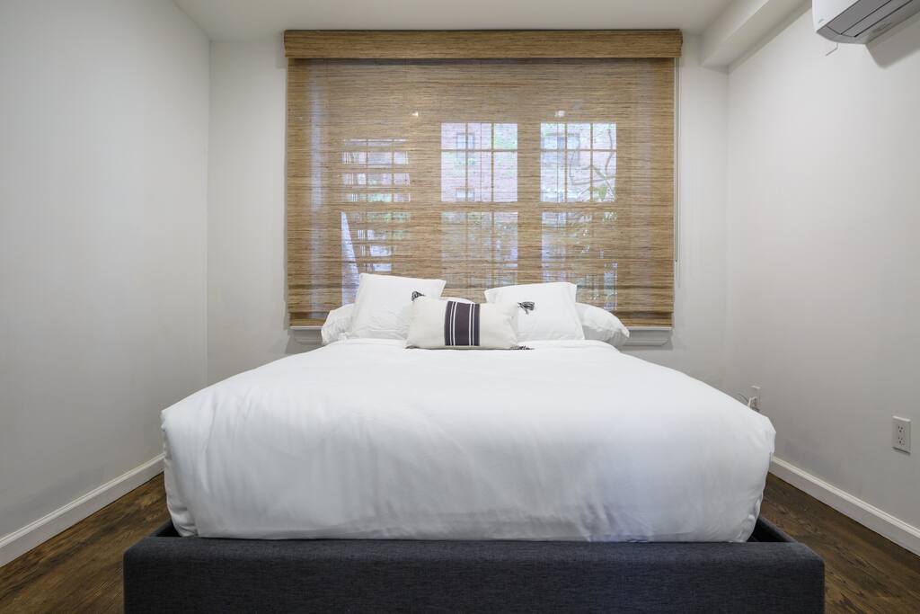 Private, Beautiful Upper Eastside Townhome — photo 34