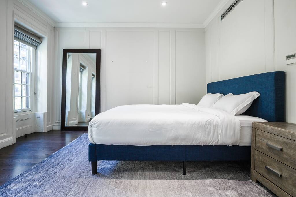 Private, Beautiful Upper Eastside Townhome — photo 14