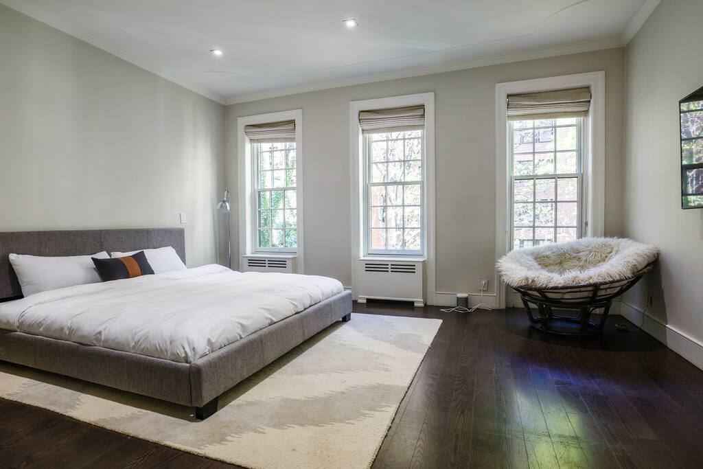 Private, Beautiful Upper Eastside Townhome — photo 17