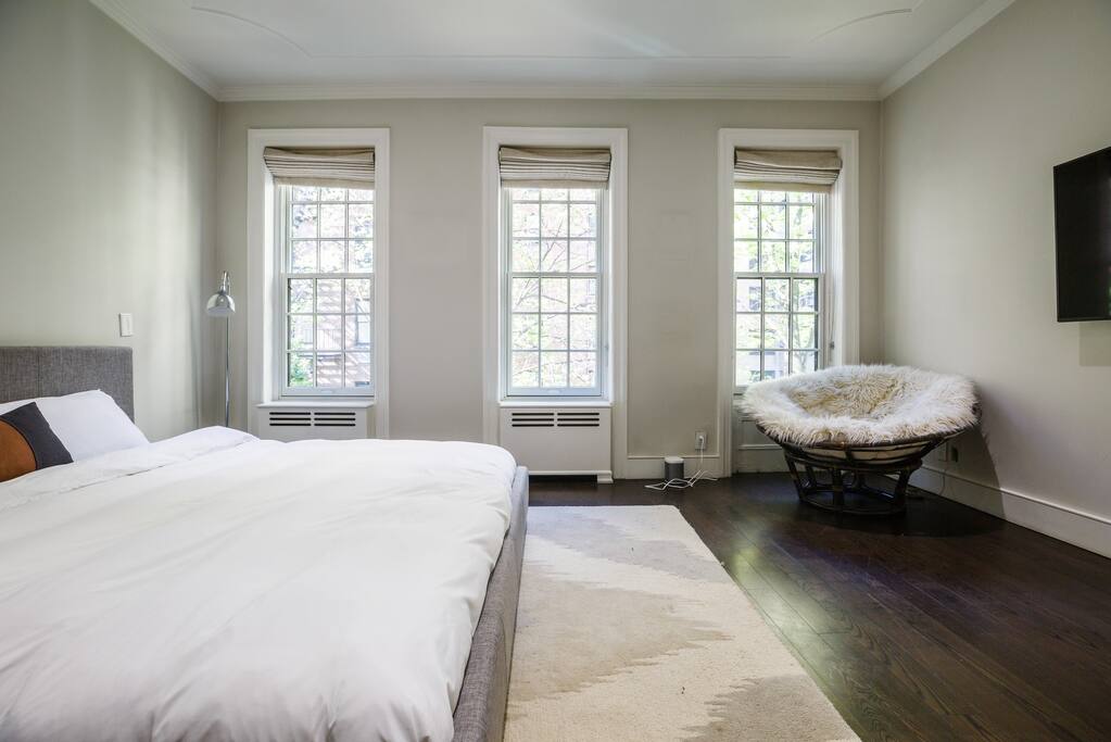 Private, Beautiful Upper Eastside Townhome — photo 20