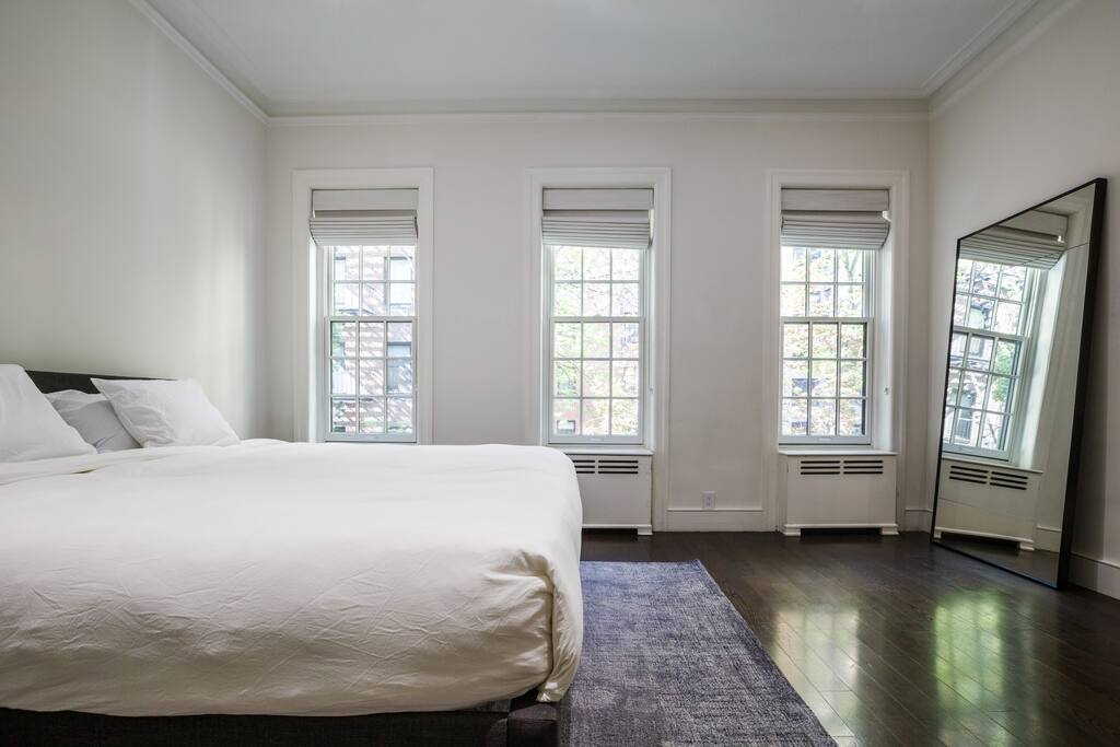 Private, Beautiful Upper Eastside Townhome — photo 26