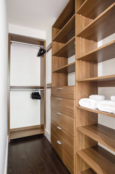 Private, Beautiful Upper Eastside Townhome — photo 28