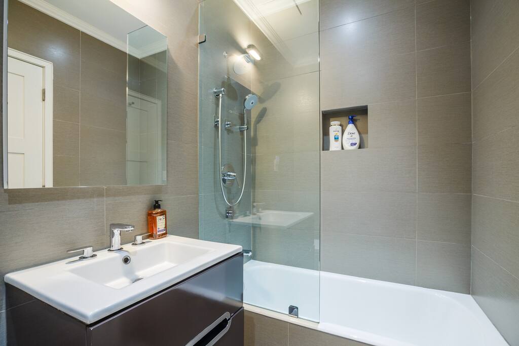 Private, Beautiful Upper Eastside Townhome — photo 30