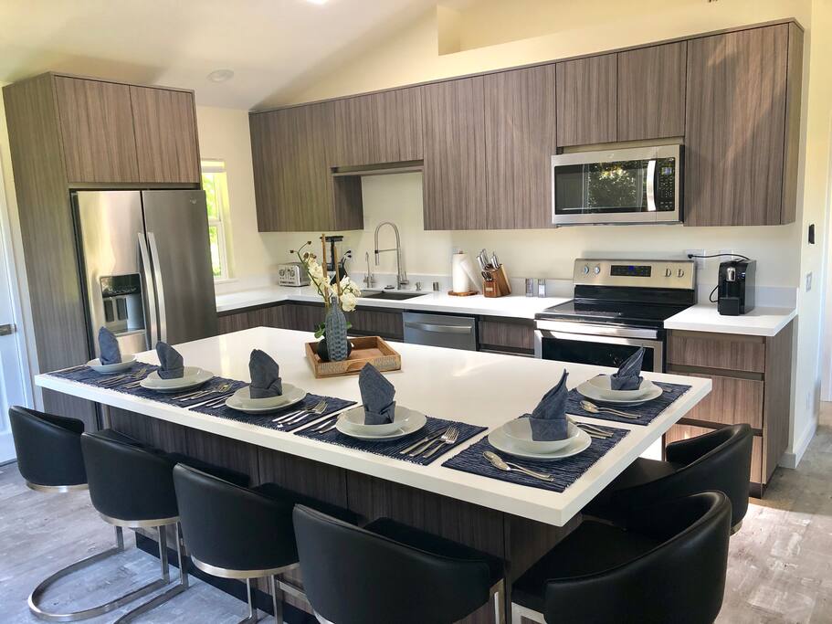 Gorgeous, Modern Guest House Near Rancho Santa Fe — Escondido, CA — vacation rental