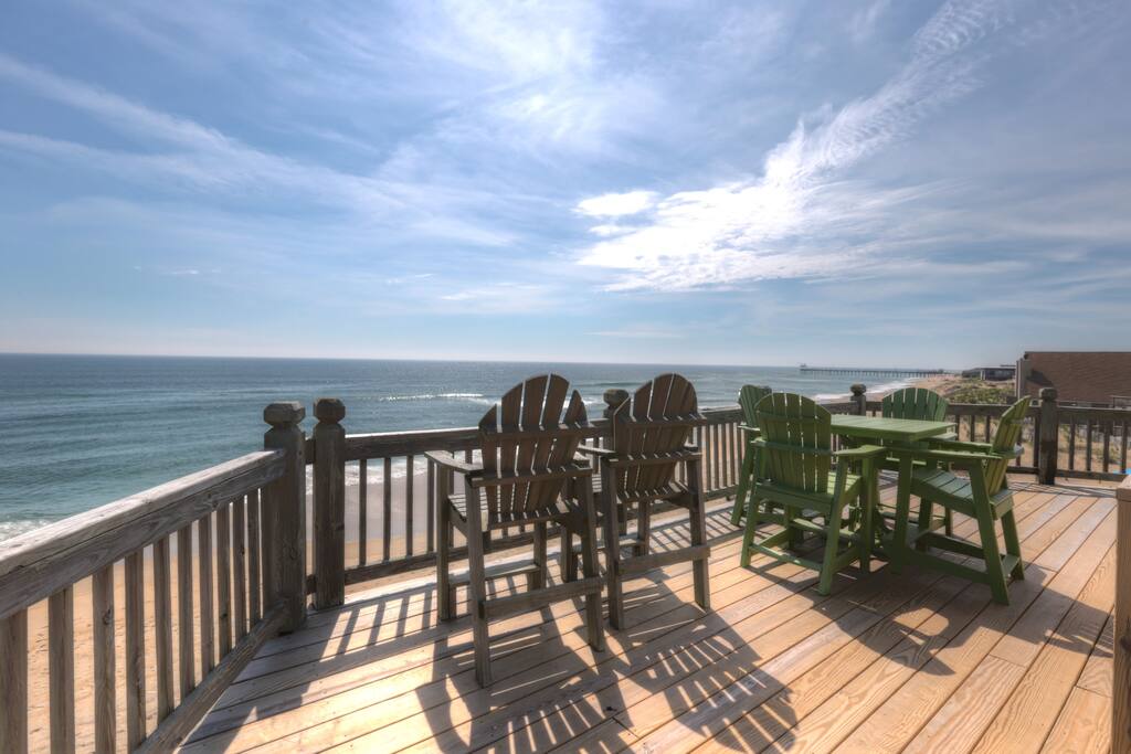 Pompous Pelican: ALL OCEAN FRONT BEDROOMS 6BR/6BA Breathtaking Views & Hot Tub — Outer Banks, NC — vacation rental