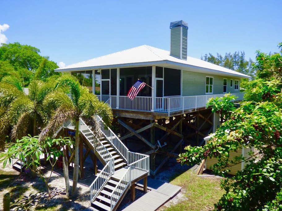 Jewel of the Sea: Spacious family home, dock access, short walk to the beach! — Placida, FL — vacation rental