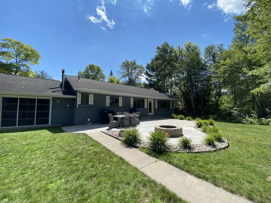 Sandpiper Cottage — Lewiston, MI — vacation rental