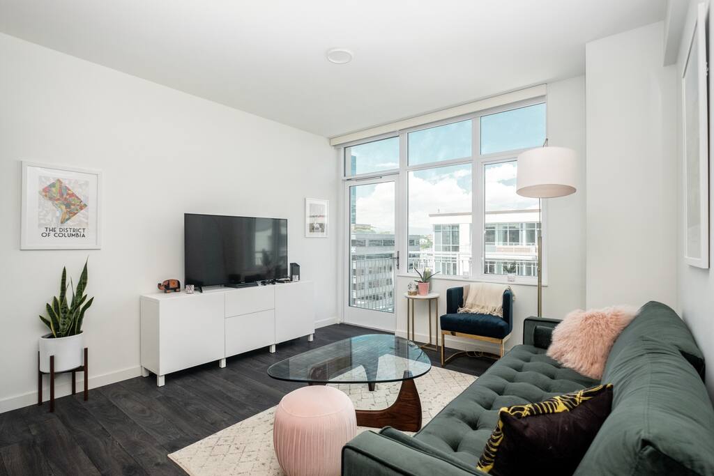 Serene & Chic 1BR Penthouse Apt w/Balcony in LoDo
