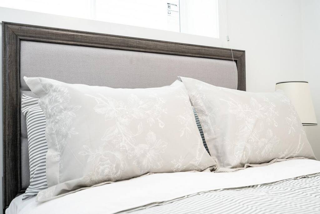 Cozy 2 Bedroom in Trendy Area W/ Parking - Nest Host