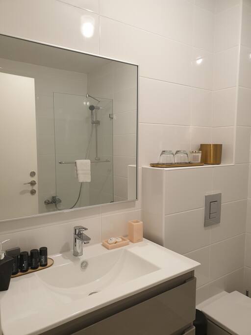 Gorgeous 1 bedroom apt " J Tower" photo 17