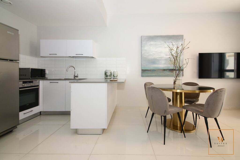 Gorgeous 1 bedroom apt " J Tower" photo 5