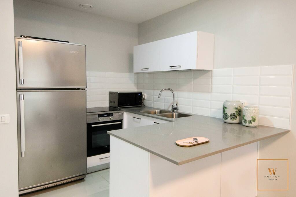 Gorgeous 1 bedroom apt " J Tower" photo 6