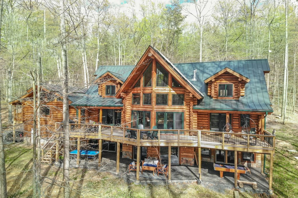 The Log House at Sugarloaf Mountain MD — Dickerson, MD — vacation rental