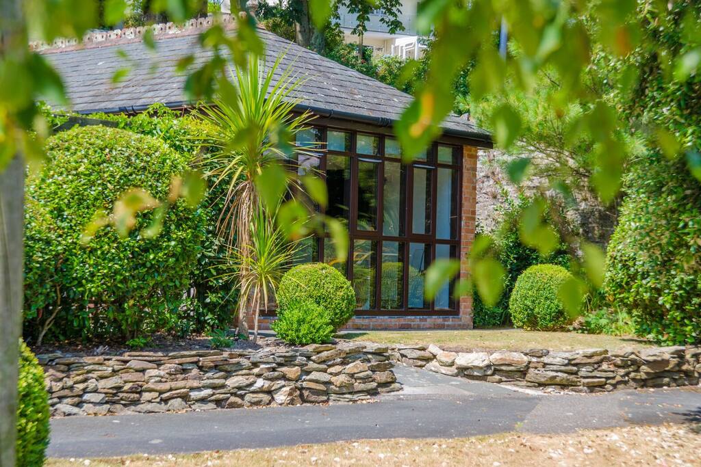 Charming Summerhouse in Fowey Town Center — Cornwall, England — vacation rental