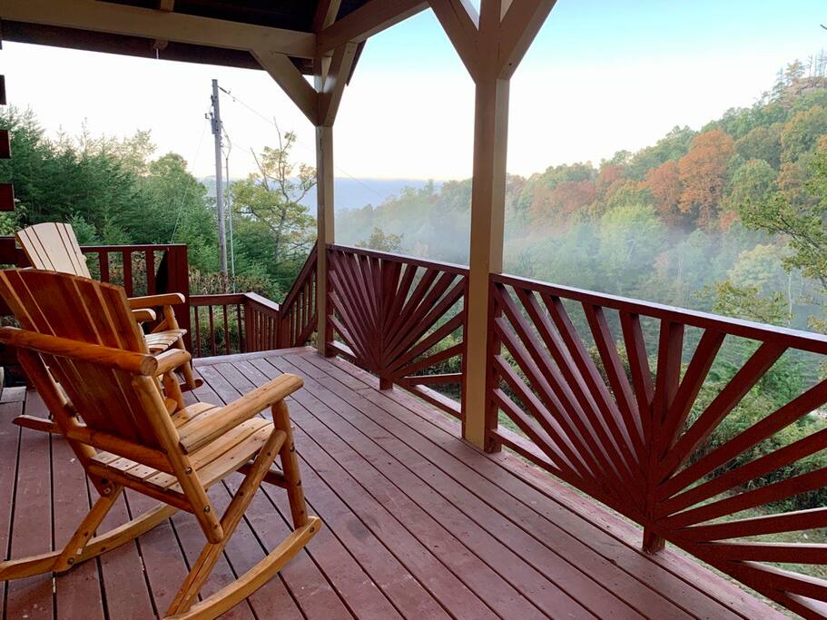 Twin Arch Cabin • Valley Views, Hot Tub, Pets OK — Stanton, KY — vacation rental