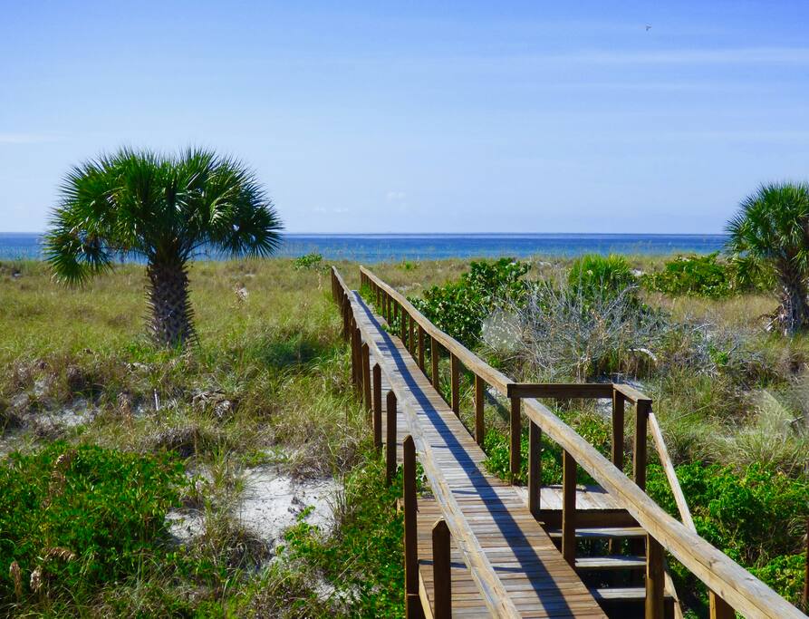 Oceanfront Serenity: Newly renovated gulf-front, private dock, stunning kitchen! — Placida, FL — vacation rental