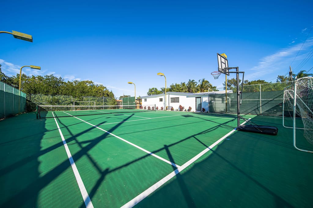 Luxury Miami Estates W/ Tennis  Court/Heated Pool - Photo 2