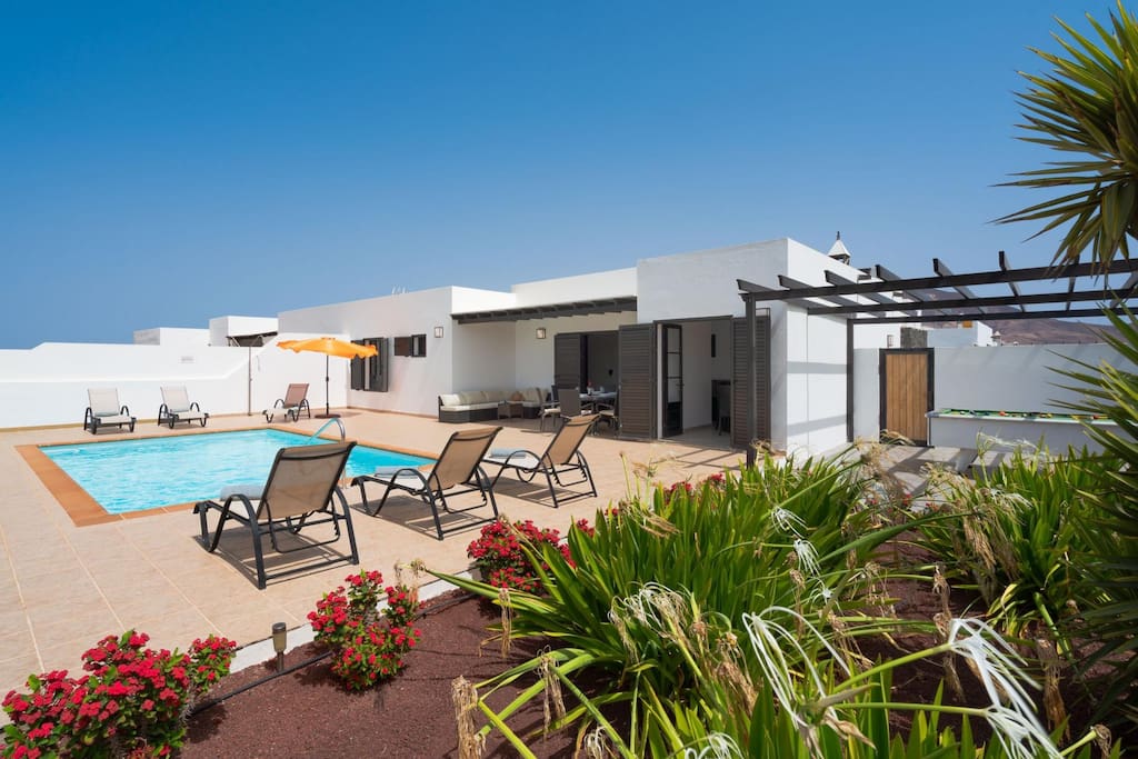Secluded Holiday Villas to Rent in Playa Blanca, Lanzarote