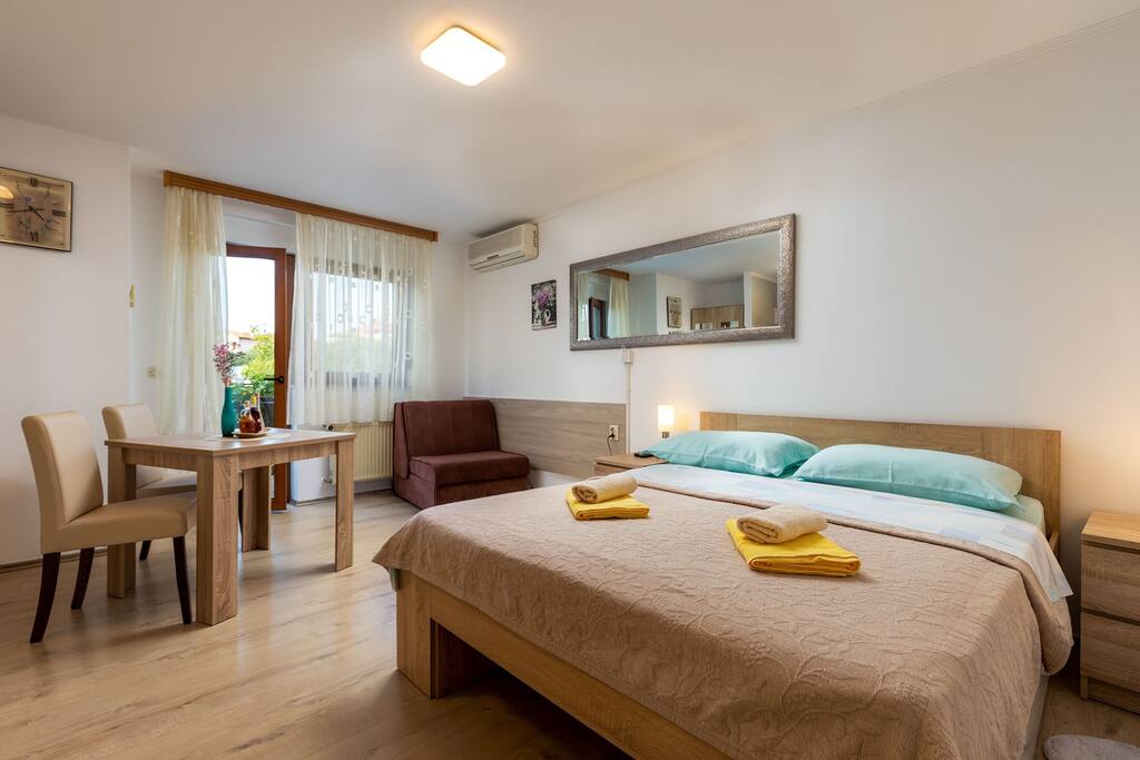 Apartments Kristina - Studio for 3 with terrace — Rovinj, Croatia — vacation rental