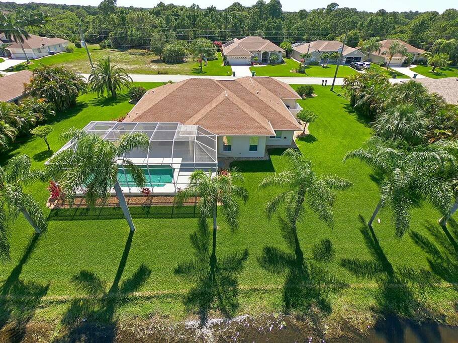 Spacious Pool and Expansive Canal Views #811 — Rotonda West, FL — vacation rental