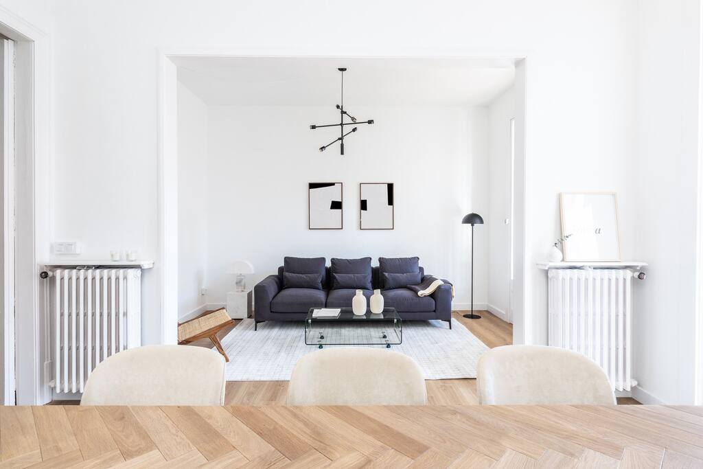 Gran Via bright and classic 4 bedroom apartment — Barcelona, Catalunya — vacation rental