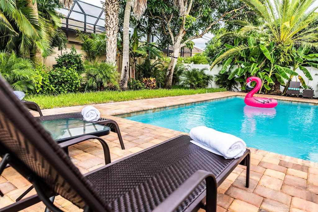 563 Park Place | Bougain"Villa" | Mins to Beaches — Naples, FL — vacation rental