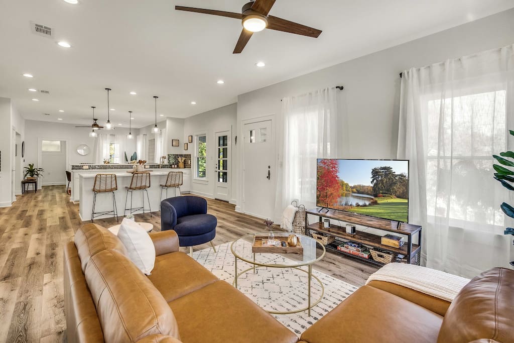 Charming downtown Austin 6 bedroom Mansion — Austin, TX — vacation rental