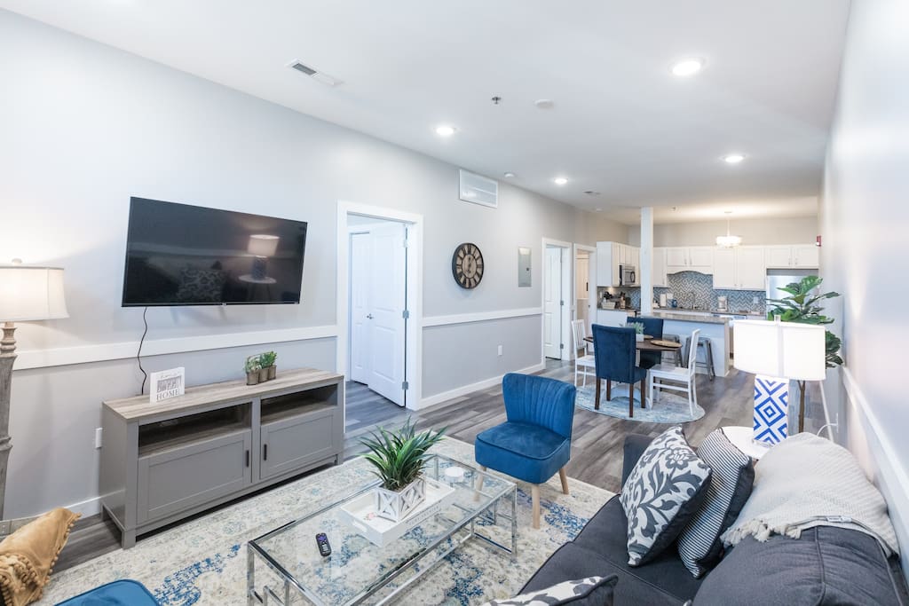 Charming Retreat With Cozy Atmosphere And Fully Stocked Kitchen - Delightful Haven - Johnson City