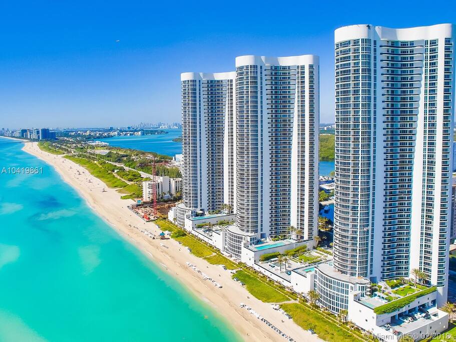 Cloud9 | Private Access To The Beach | The Wave