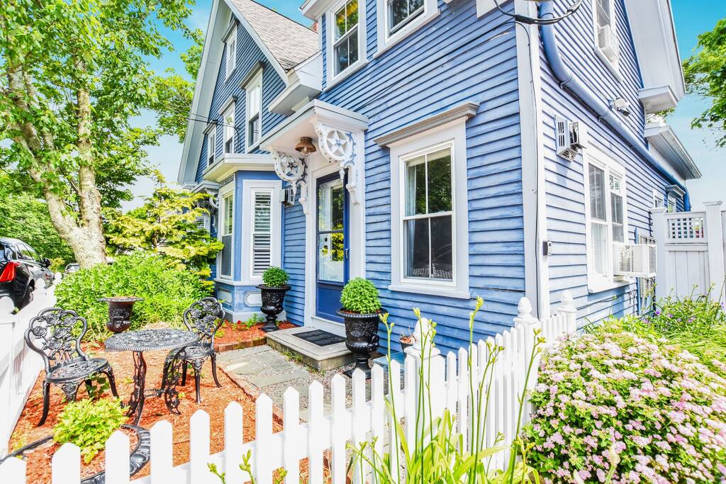 Photo 2 of Del Mar #11140 - Gas Fireplace Front Patio & Parking Spot!