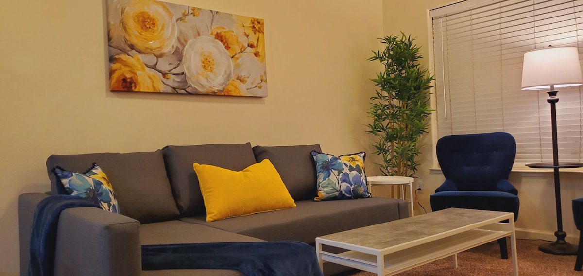 2 Bd, 2.5 Baths, Sleeps 5/C9