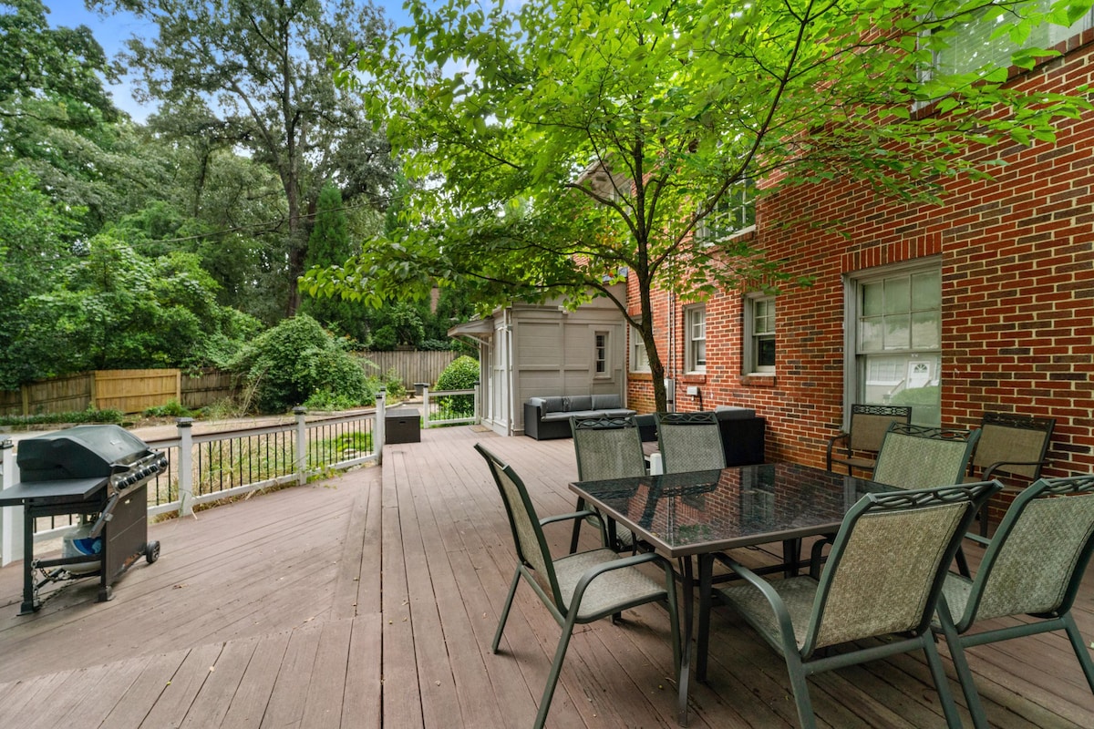 Historic Emory home, sleeps 10 view 4