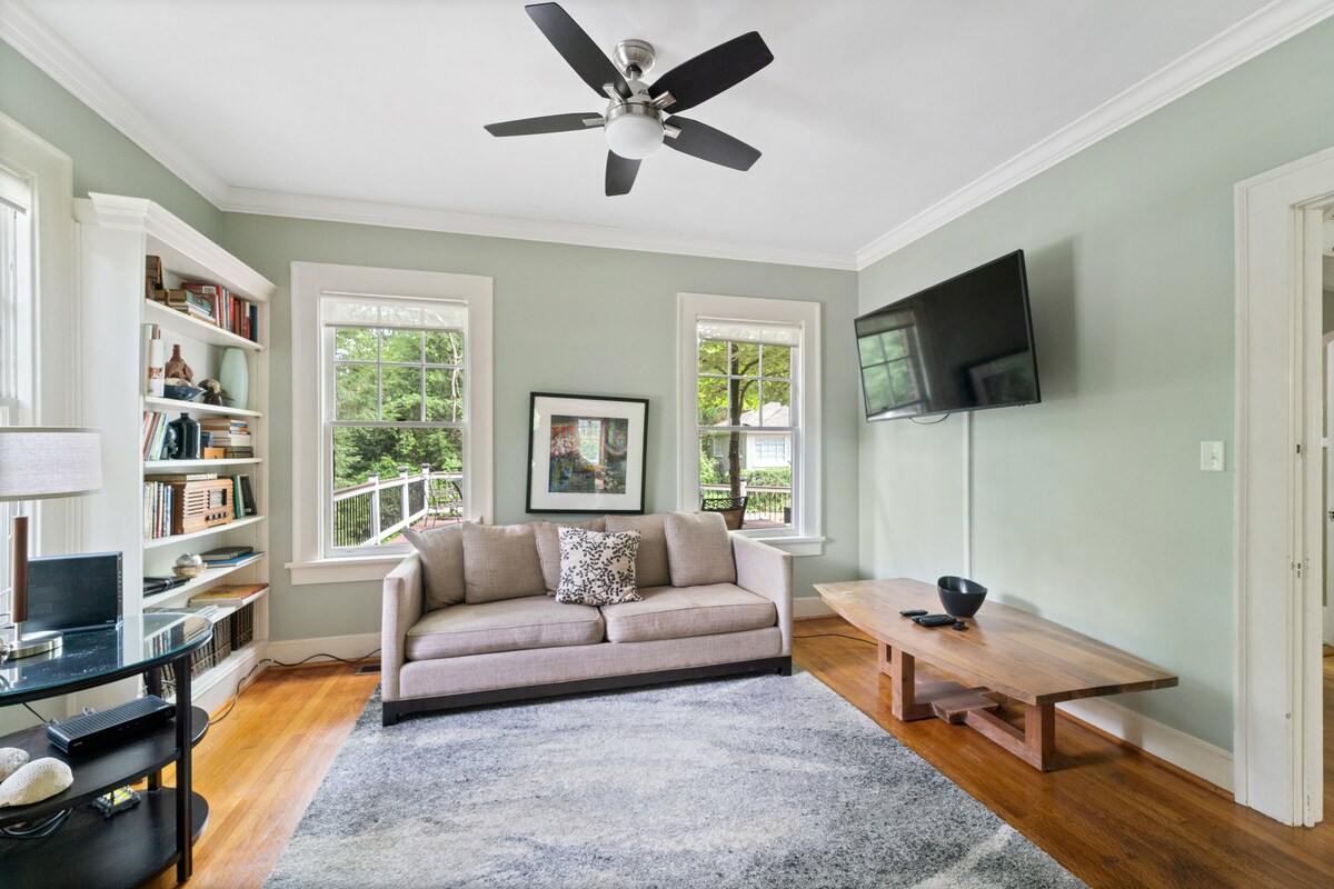 Historic Emory home, sleeps 10 view 2