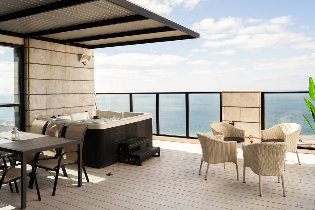 Luxury Penthouse w/ Jacuzzi & Sea View | Mamad β Bat Yam, Center District β vacation rental