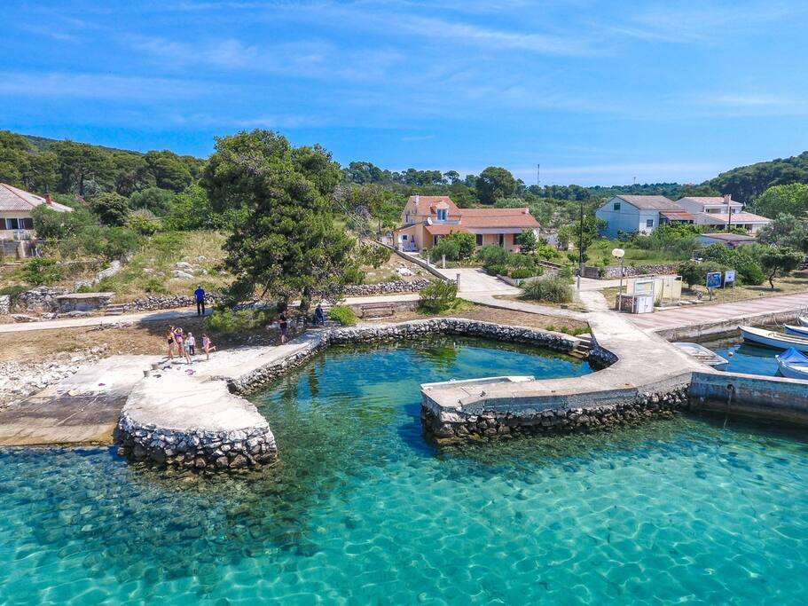 Beachfront Holiday House Zita — Brgulje, Zadarska županija — vacation rental