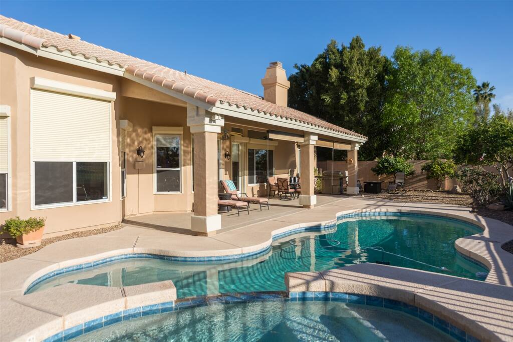 Spacious golf course house, pool heater, spa — Goodyear, AZ — vacation rental