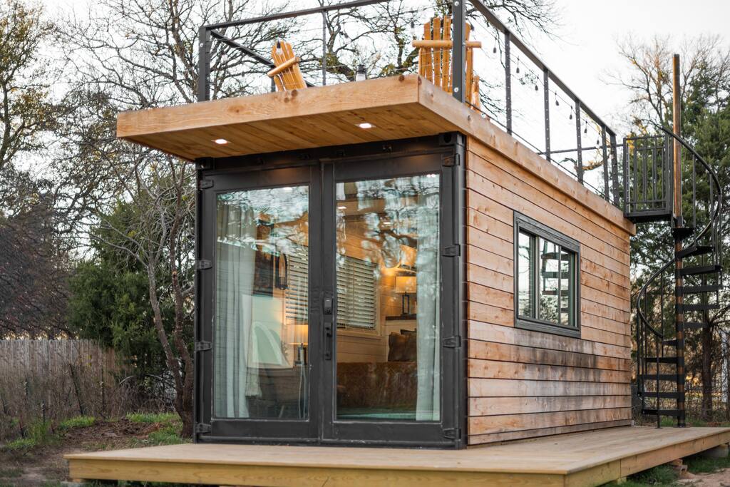 Deer Creek Tiny Container Home-12 Min to Magnolia — Waco, TX — vacation rental