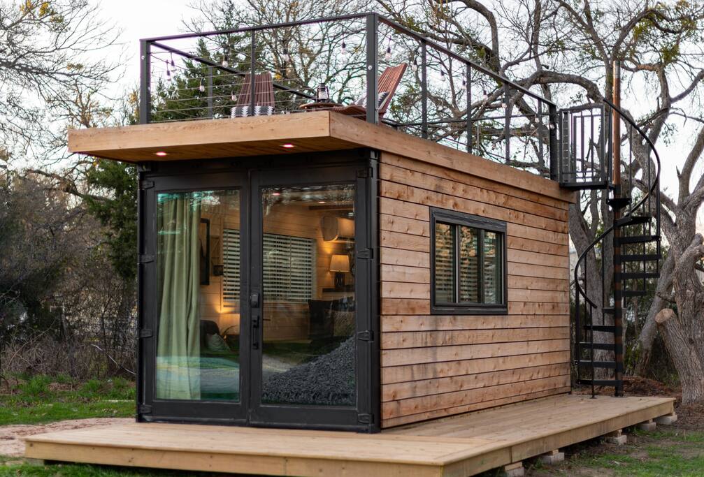 Cozy Tiny Container Home-The Outwest — Waco, TX — vacation rental