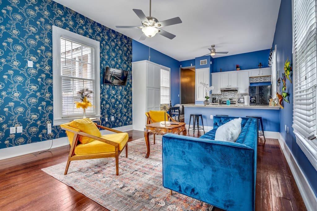Stylish Retreat With Scenic Accessibility - Charming Nola Haven - New Orleans, LA