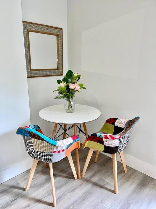 Gorgeous New 1-Bed, Town Centre, Parking & Garden - Photo 9