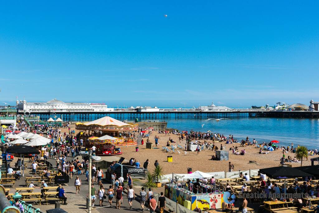 Brighton Lanes Hideaway | Walk to Beach & Shops in Bartholomew Road BN1 1JS - Property image 9 - VivreStays