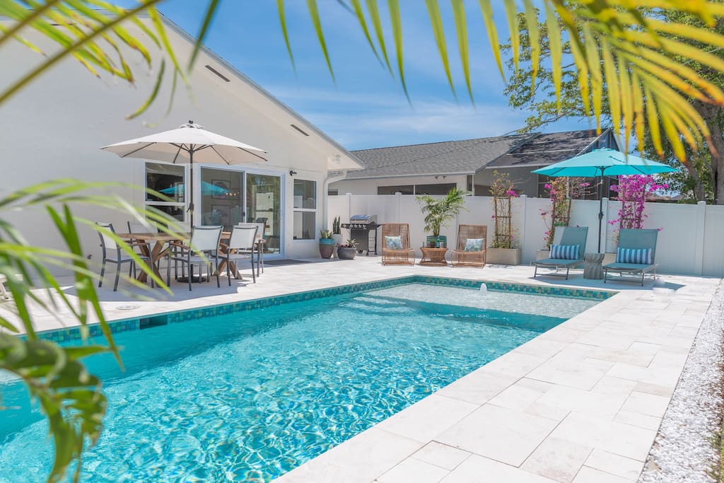 637 Palms Oasis | Heated Private Pool | Walk2Beach — Naples, FL — vacation rental