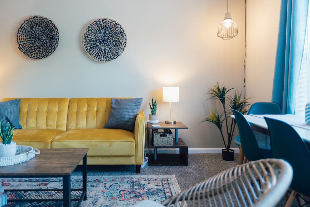 Spacious Condo With Cozy Design And Fully Stocked Kitchen - Inviting Retreat - Johnson City, TN