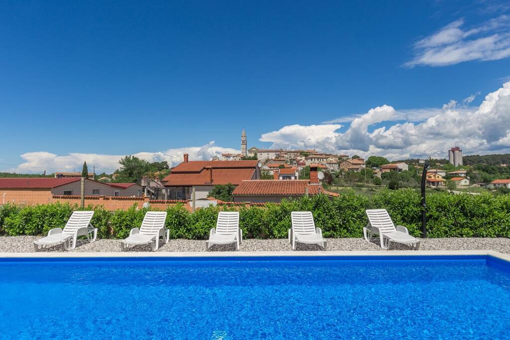 Holiday Home with pool in Višnjan — Višnjan, Istarska županija — vacation rental