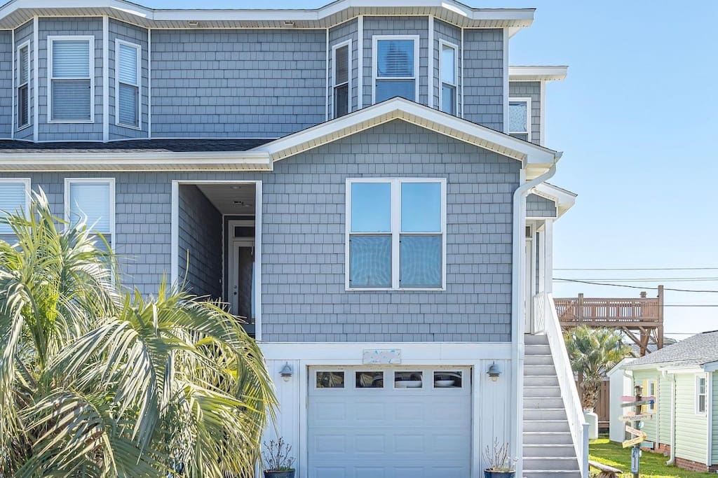 Kure Sunrise 1 Block From The Beach — Kure Beach, NC — vacation rental