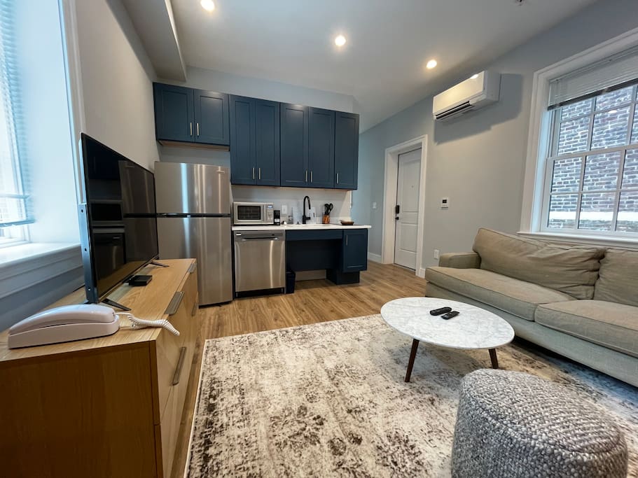 The King Suite At Prince Street Inn, Ada Accessible - Alexandria, VA