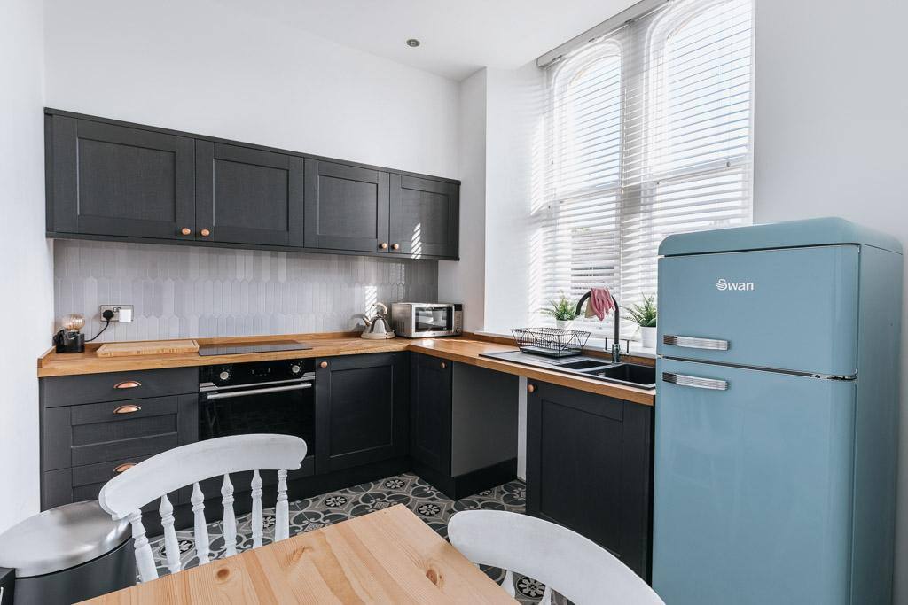 ST MARYS APARTMENT // 1 BEDROOM MODERN ACCOMMODATION IN THE MARKET TOWN PENISTONE, PEAK DISTRICT, UK