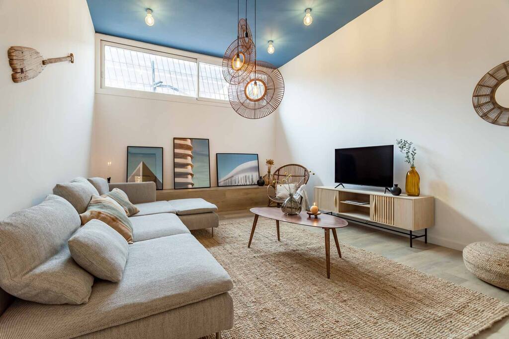 Bright and modern apartment in Plaza Tetuan — Barcelona, Catalunya — vacation rental
