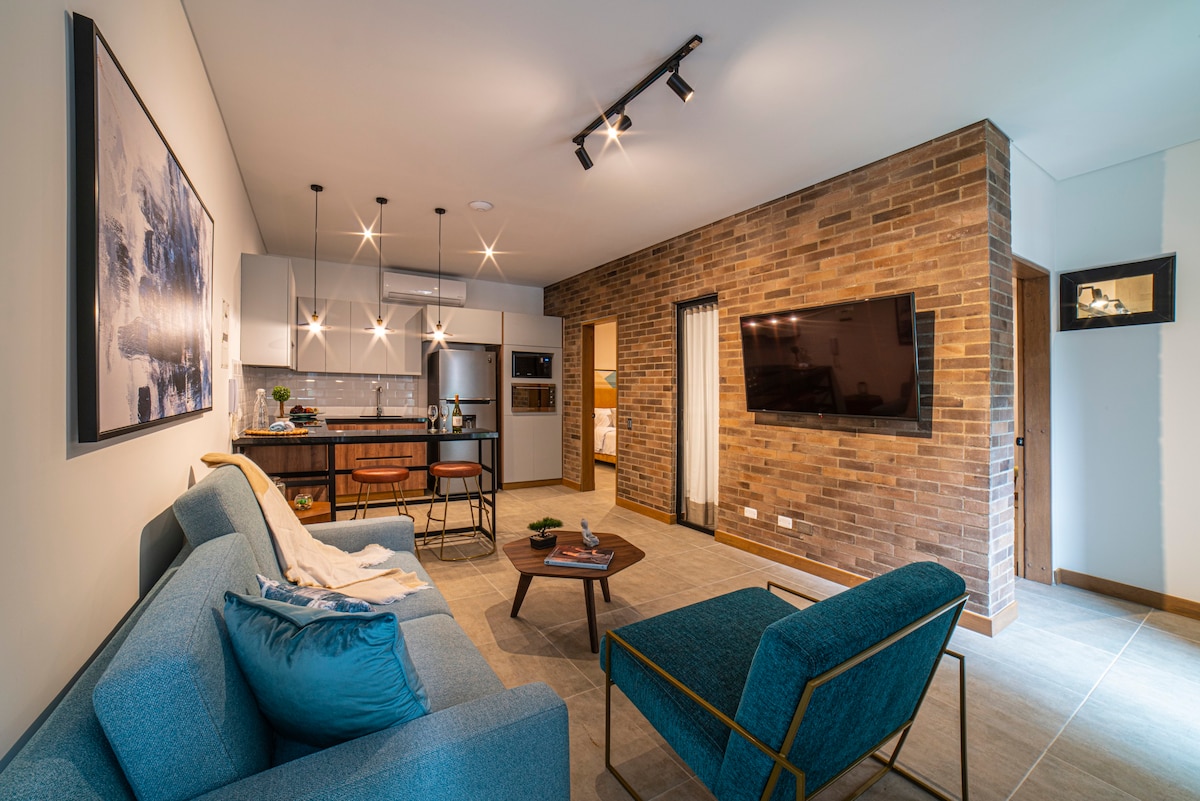 Luxury 3-Bed | Walk to Boulevar & Granada | E101 in Av. 3 Nte. #8, Granada