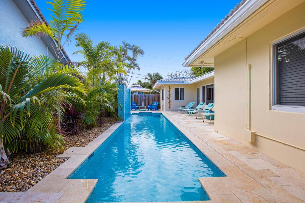 FIFA Beach Walk & Waterfall Pool in Lauderdale 6